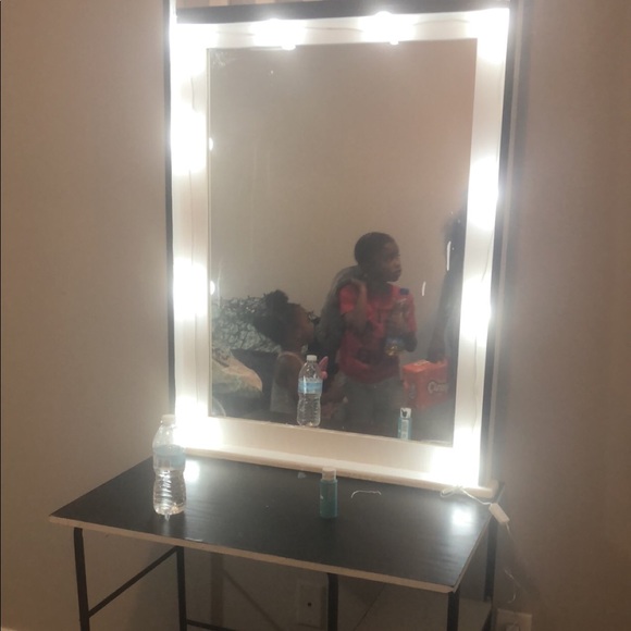 Vanity mirror with lights - Picture 1 of 2